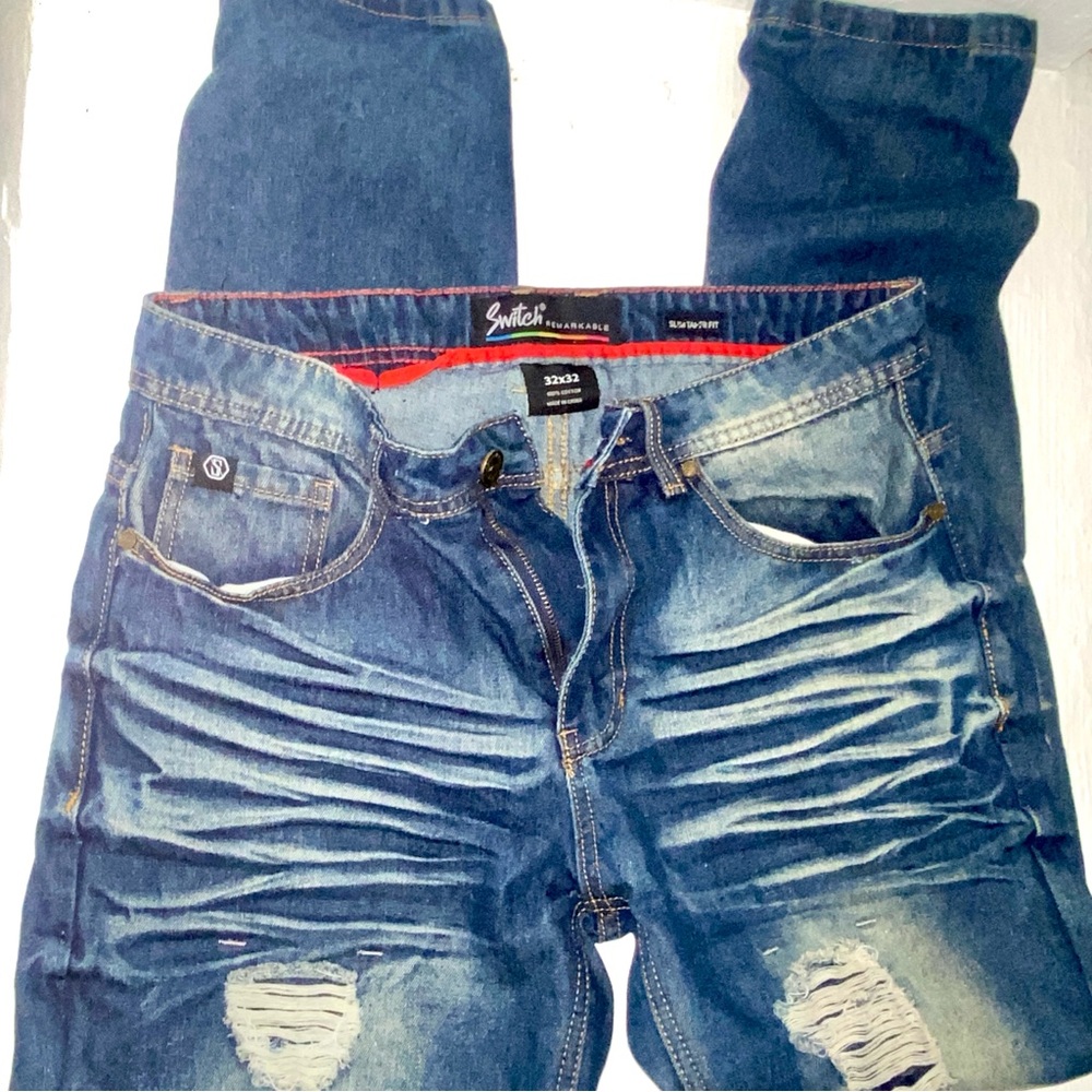 Fresh men’s slim tapered leg distressed blue jeans by Switch 32/32